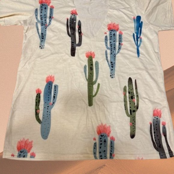 Cream Top with Cactus - Picture 5 of 10